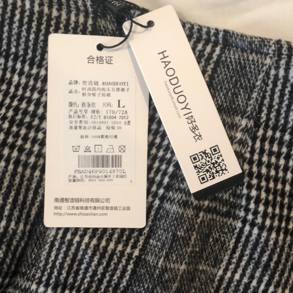 NWT plaid mini skirt - Picture 4 of 4